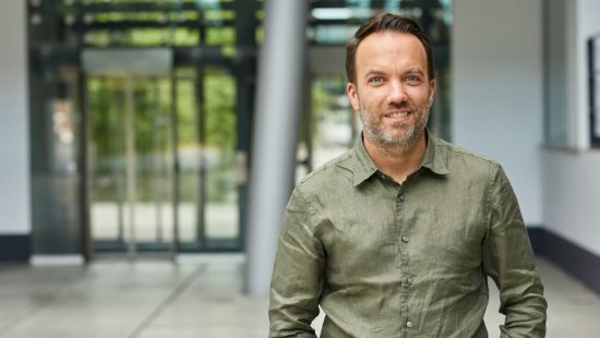 Christian Schalt, Chief Digital Officer von RTL Radio, wird in seiner Keynote bei der JETZT Audio am 4. Juni in Wien aufzeigen, wie die Künstliche Intelligenz im Radio- und Podcast-Bereich neue Möglichkeiten eröffnet, und zwar in der Herstellung und Produktion von Content, in der Distribution, aber auch in der Vermarktung.